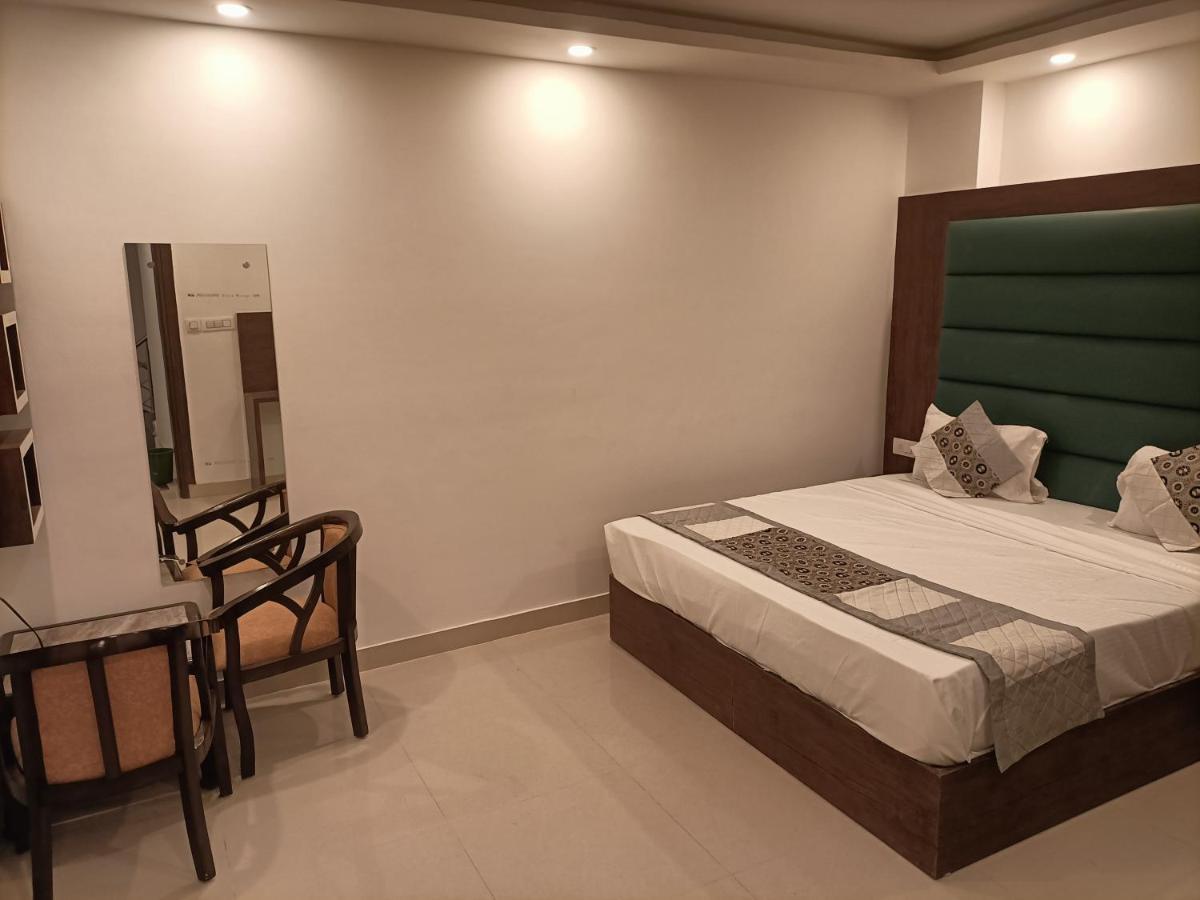 Hotel Tark Inn Near Igi Airport Ню Делхи Екстериор снимка