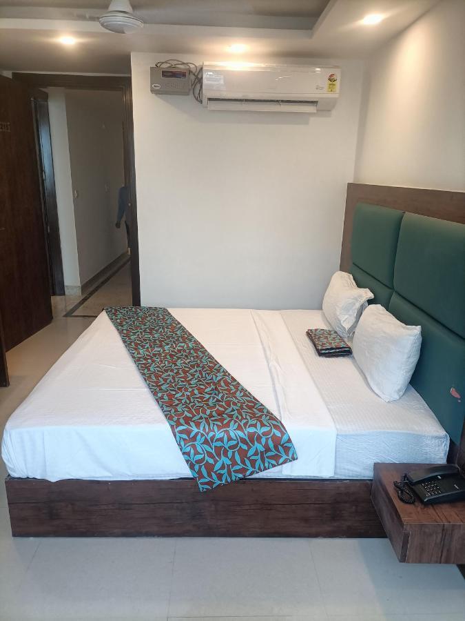 Hotel Tark Inn Near Igi Airport Ню Делхи Екстериор снимка