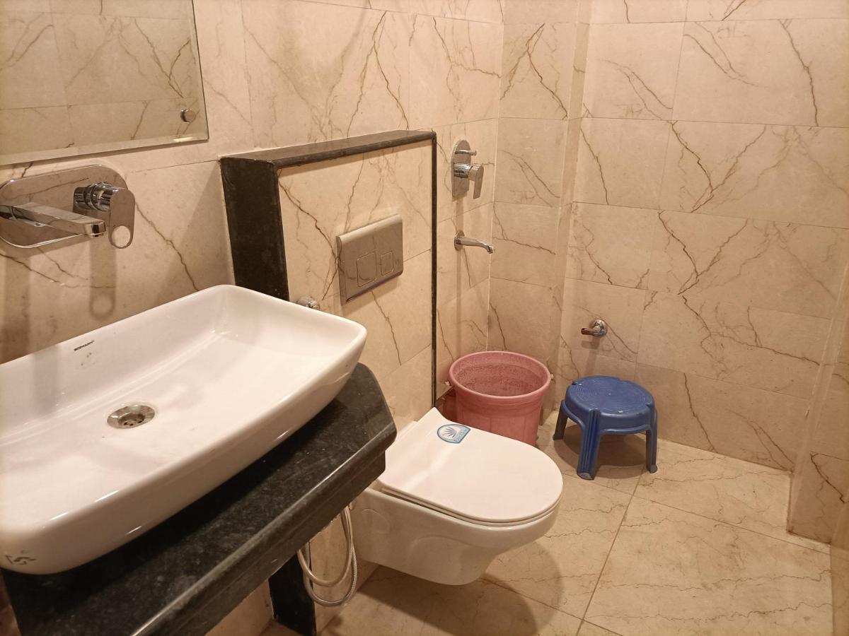 Hotel Tark Inn Near Igi Airport Ню Делхи Екстериор снимка