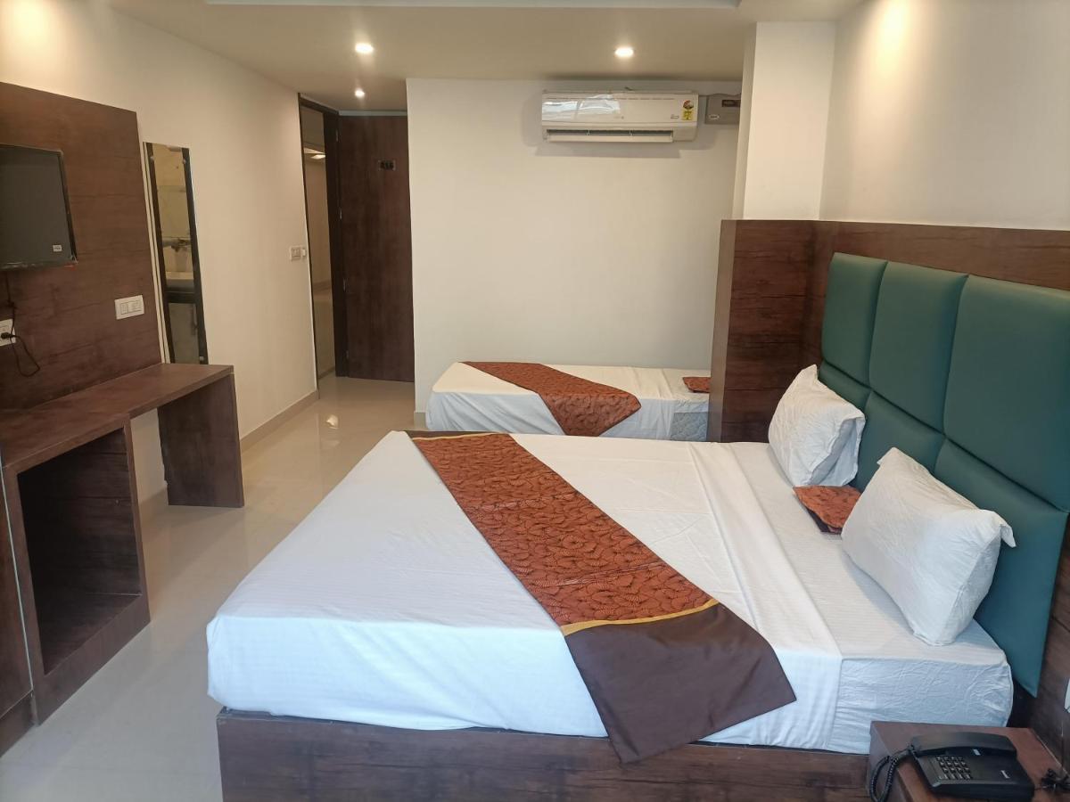 Hotel Tark Inn Near Igi Airport Ню Делхи Екстериор снимка