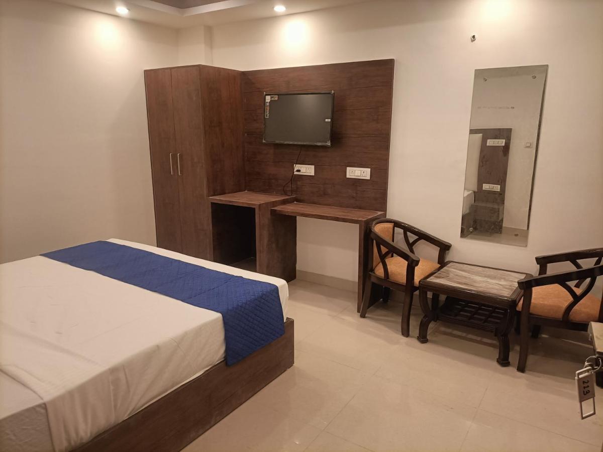 Hotel Tark Inn Near Igi Airport Ню Делхи Екстериор снимка